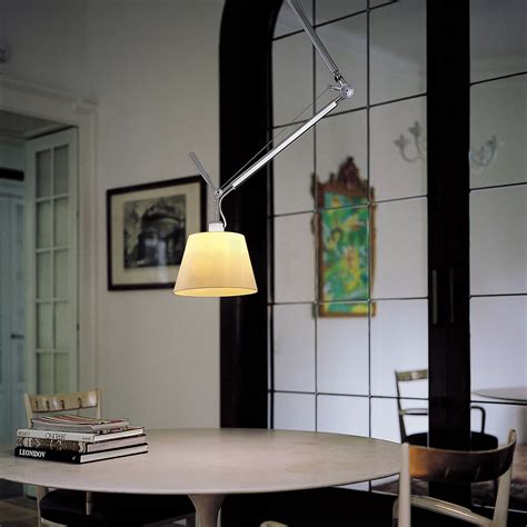 artemide tolomeo sospensione decentrata.